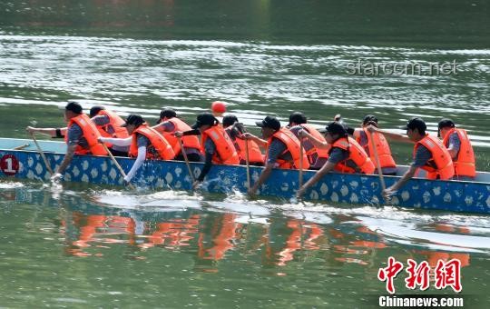 龙舟赛上，为何救援队成了“最快划手”？